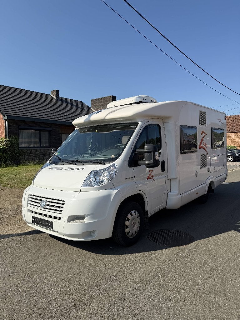 Camping-car semi-intégré, Jusqu'à 4, Fiat, Boîte manuelle, Jusqu'à 5 mètres