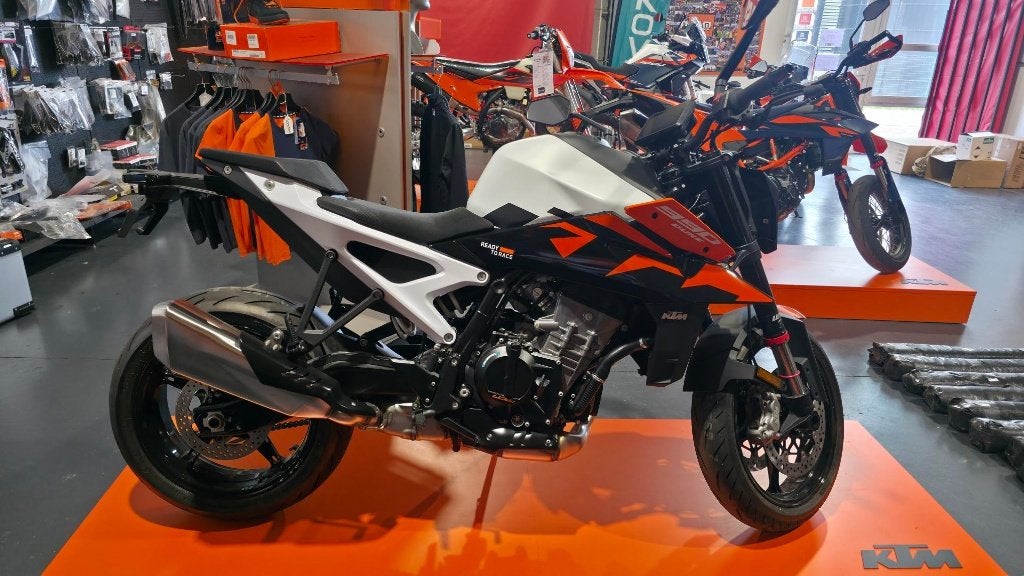 KTM 990 DUKE 2026 demo, Motos, Motos | KTM, Permis Moto A, Entreprise, Ktm, Info@dam-racing.be