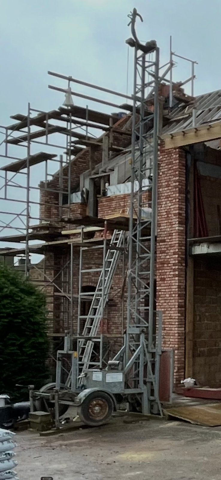 Bouwlift, Ophalen, Zo goed als nieuw