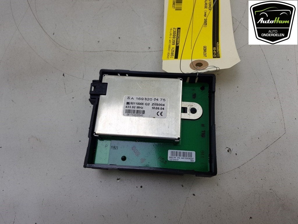 AMPLIFICATEUR D'ANTENNE A (W169) (|A1698200475|), Utilisé, Mercedes-Benz
