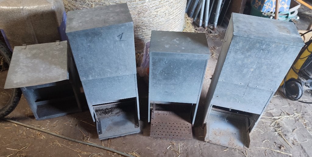 3 trapvoederbakken + 1 ophangbak voor kippen/ gevogelte/ ..., Enlèvement, Utilisé, Manger et Boire