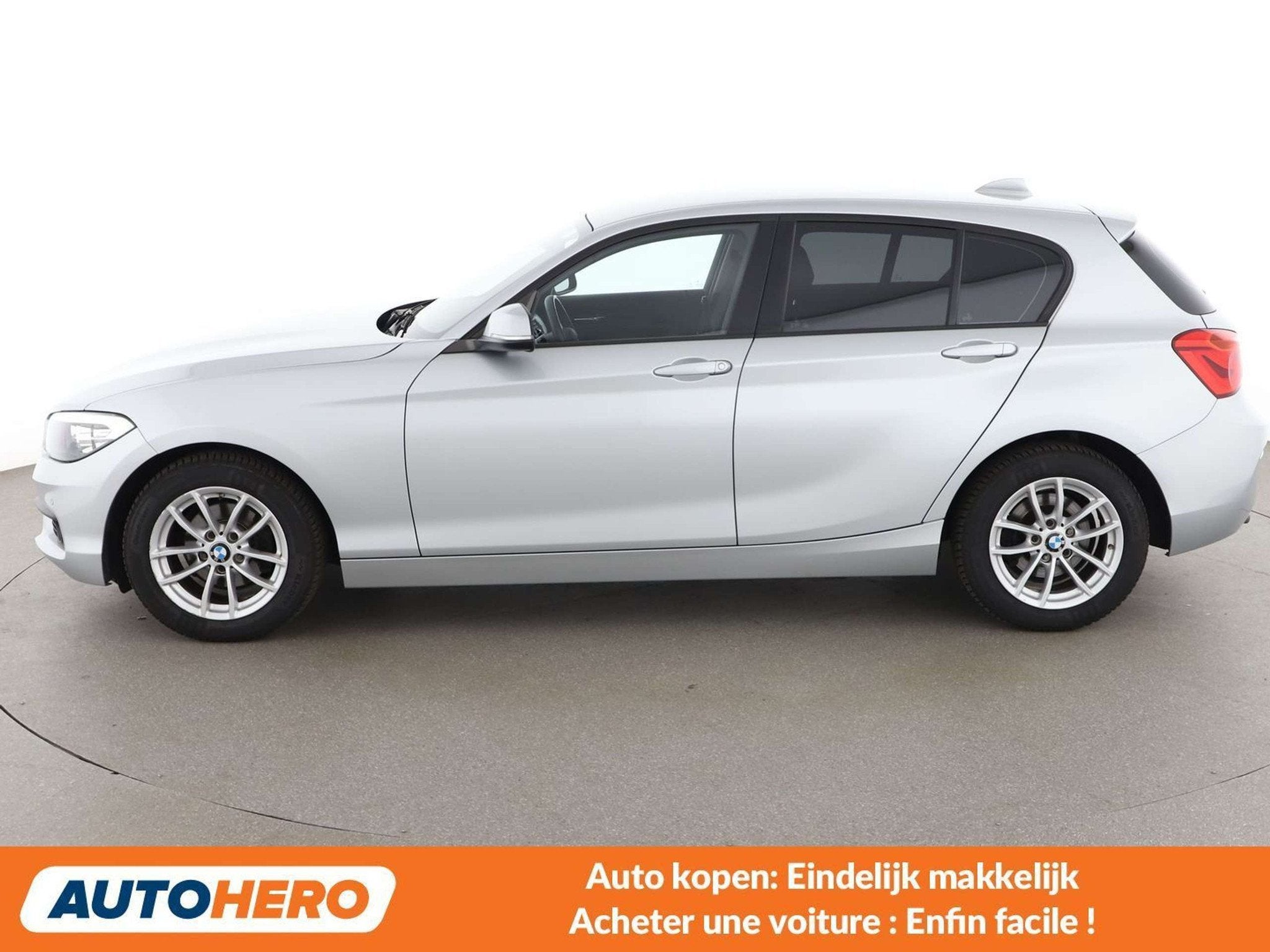BMW 1 Serie 116 116d Advantage (bj 2018, automaat), Auto's, BMW, Automaat, 116 pk, Automatische klimaatregeling, 151 g/km
