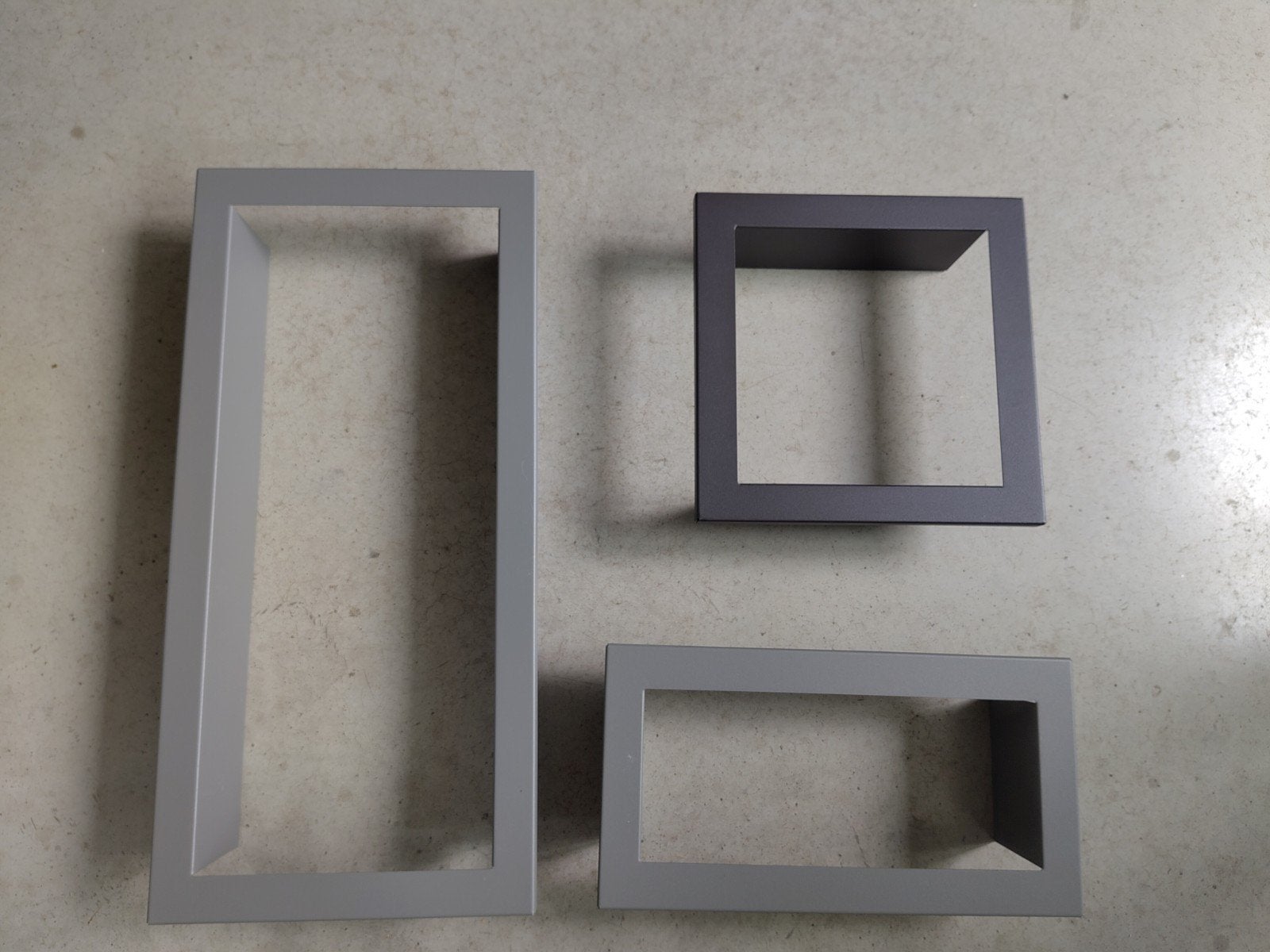 petites étagères design metalliques, Enlèvement, Comme neuf