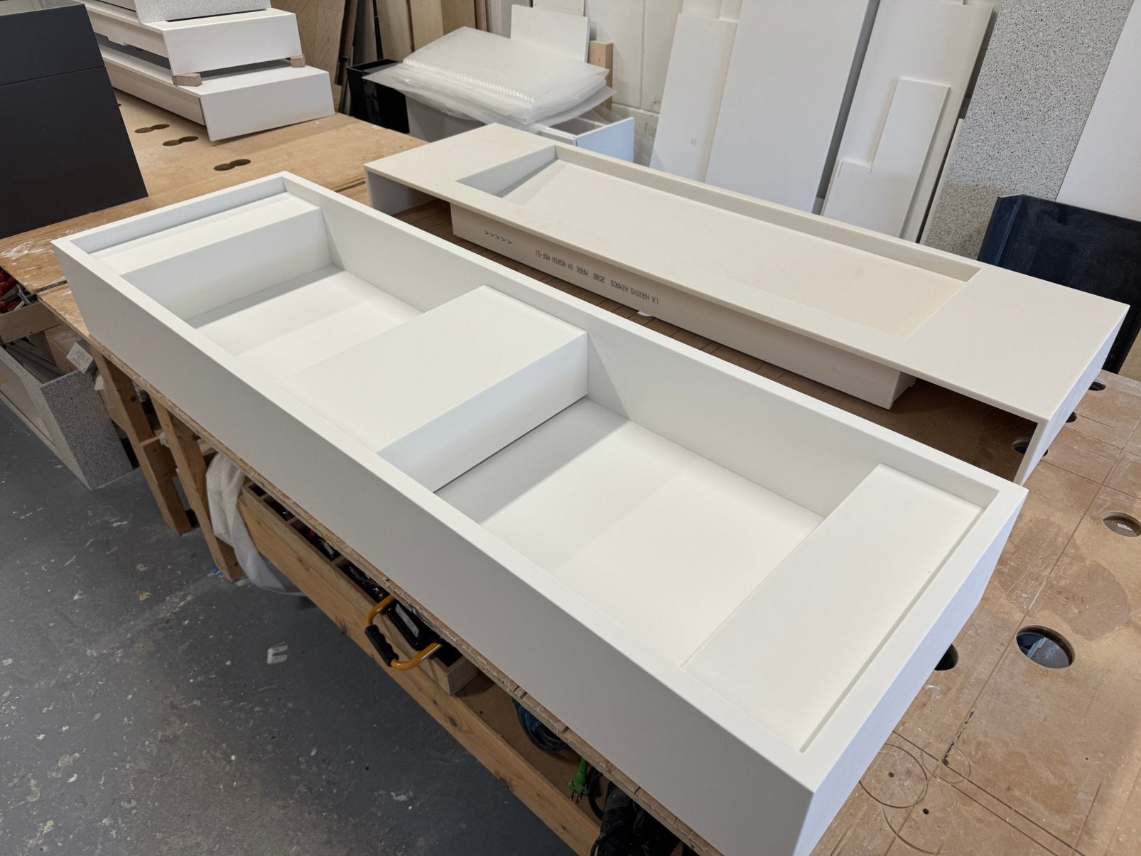 Corian solid surface wastafel 1.60 mtr, Huis en Inrichting, Badkamer | Badkamermeubels, Nieuw, Wasbak of Wastafel, Minder dan 100 cm