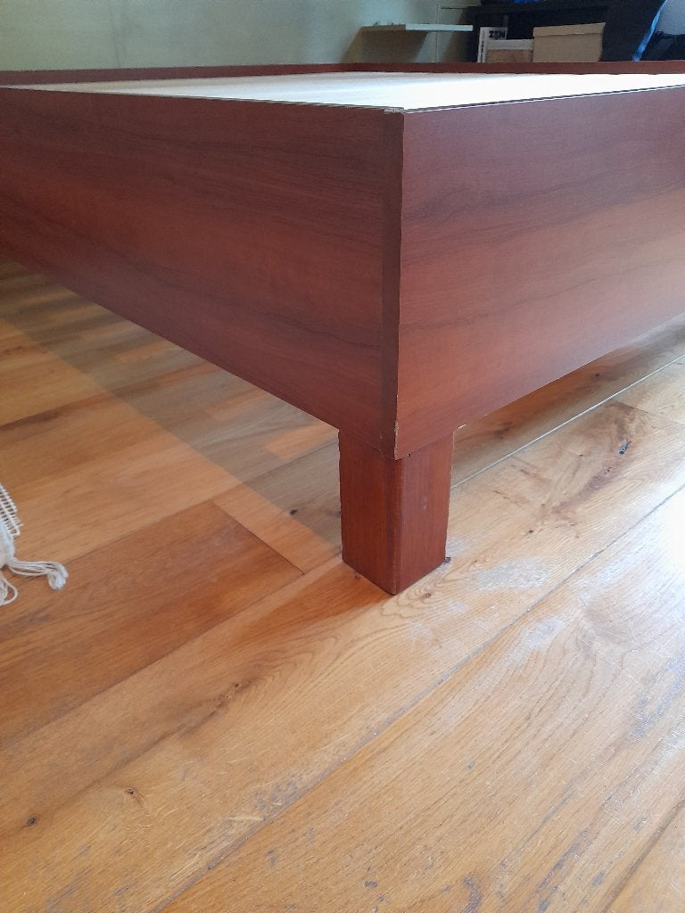 Bedframe in kersenhout met lattenbodem, Ophalen