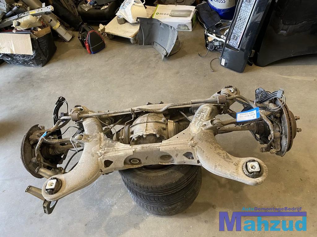 MERCEDES E-klasse W211 Achteras subframe cardanas 2002-2009, Autos : Pièces & Accessoires, Mercedes-Benz AG, Mercedes-Benz, Utilisé