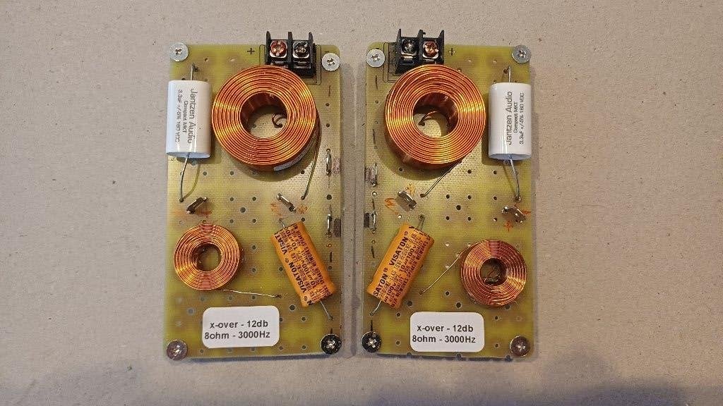 Crossover bidirectionnel 3000 Hz - 8 ohms - 12 dB/octave, TV, Hi-fi & Vidéo, Autres marques, Enlèvement ou Envoi, 60 à 120 watts