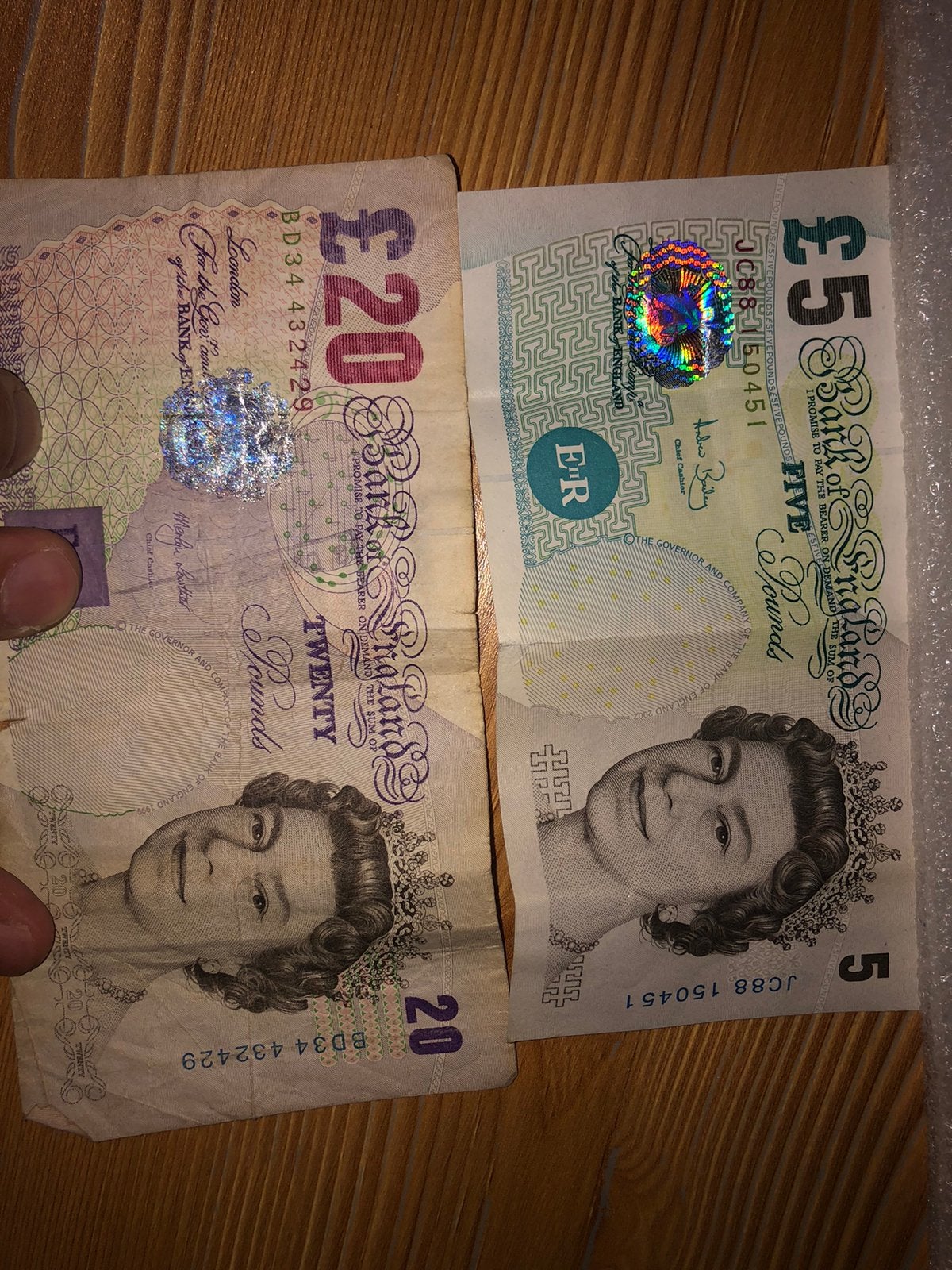 Lot billets angleterre 5 pounds et 20 pounds, Enlèvement