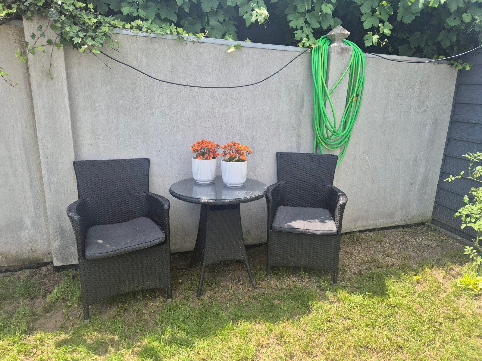 2 wicker stoel met kussen en tafel met glas, Tuin en Terras, Wicker, Stoel, Tuinset, Ophalen