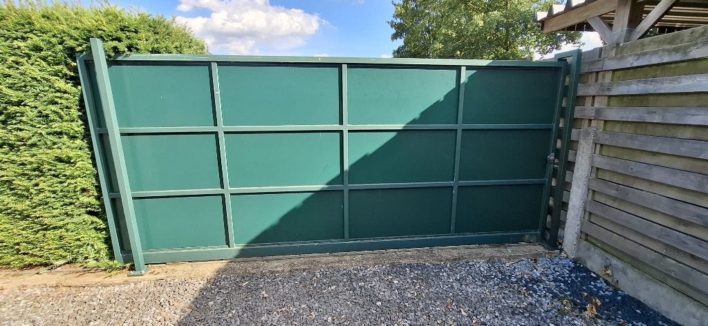Stevige Metalen Schuifpoort (Groen) 410 cm x 185 cm, Doe-het-zelf en Bouw, Metalen, Ophalen, Zo goed als nieuw, IJzer