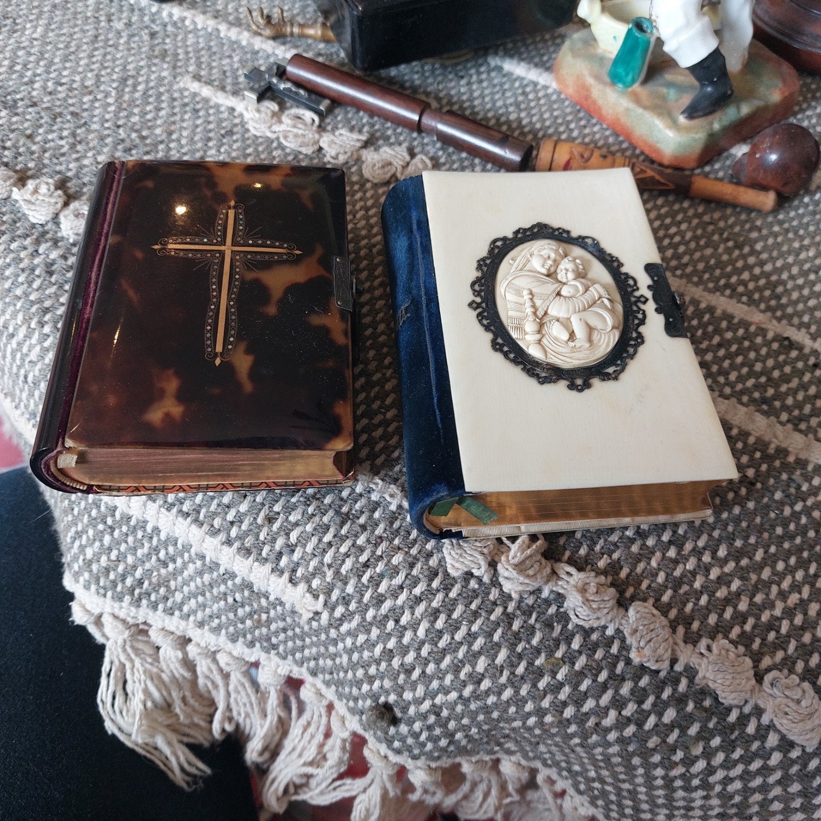2 kerkboeken uit de 19 eeuw, Enlèvement