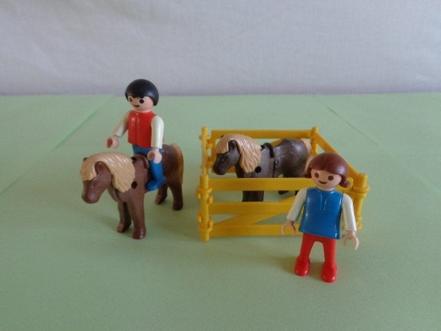 Playmobil 3579 Enfants, poney et box - année 1981, Enfants & Bébés, Enlèvement ou Envoi, Kit complet, Figurines, Family fun