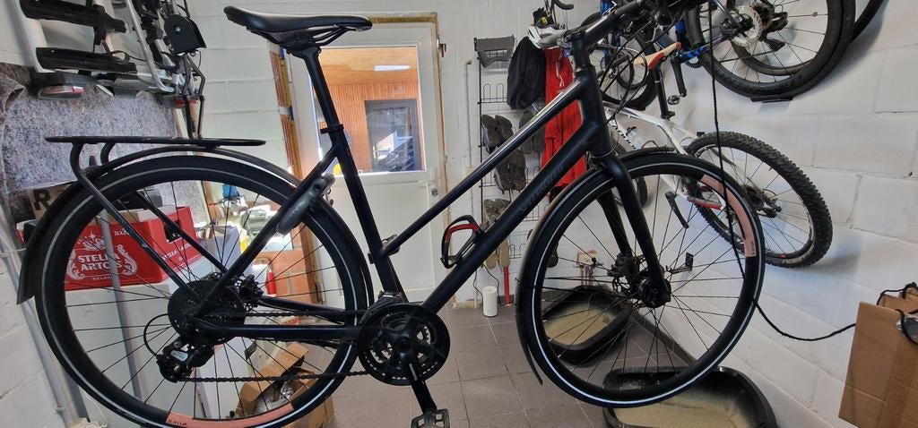 Specialized Sirrus maat L, Fietsen en Brommers, Fietsen | Dames | Damesfietsen, Gebruikt, Versnellingen, Schijfrem, Ophalen