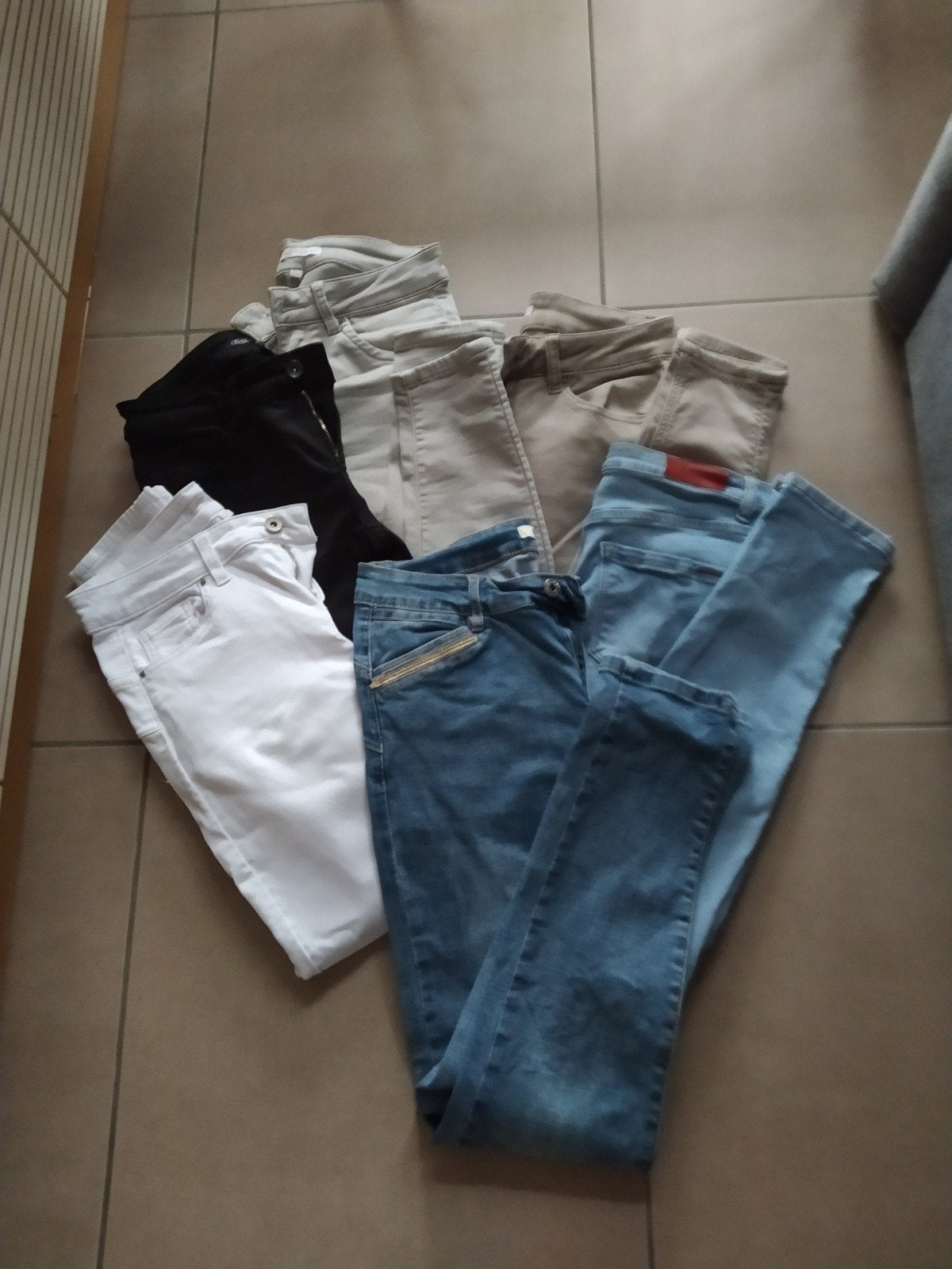 Verschillende skinny broeken merk Toxic, Vêtements | Femmes, Packs de vêtements pour femmes, Enlèvement, Comme neuf, Taille 36 (S)
