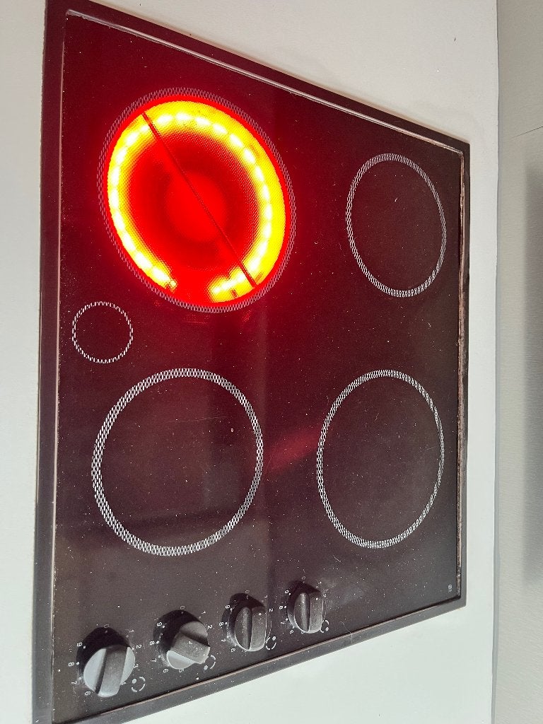 Taque de cuisson vitrocéramique, Electroménager, 4 zones de cuisson, Encastré, Enlèvement, Utilisé
