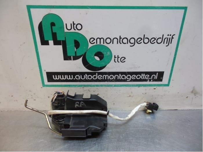 Deurslot Mechaniek 4Deurs rechts-achter van een Hyundai Getz, Gebruikt, -, -, Ophalen of Verzenden
