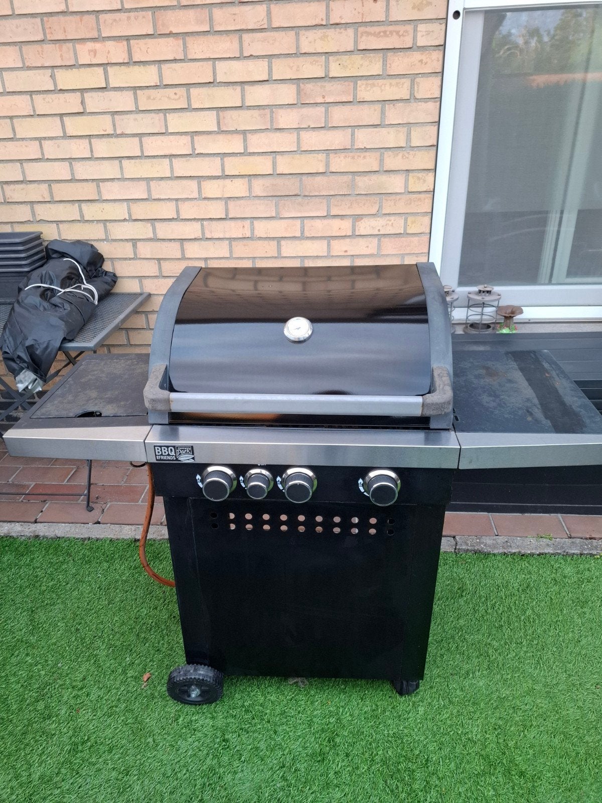 gasbarbeque met 3 branders en kookvuur, Ophalen
