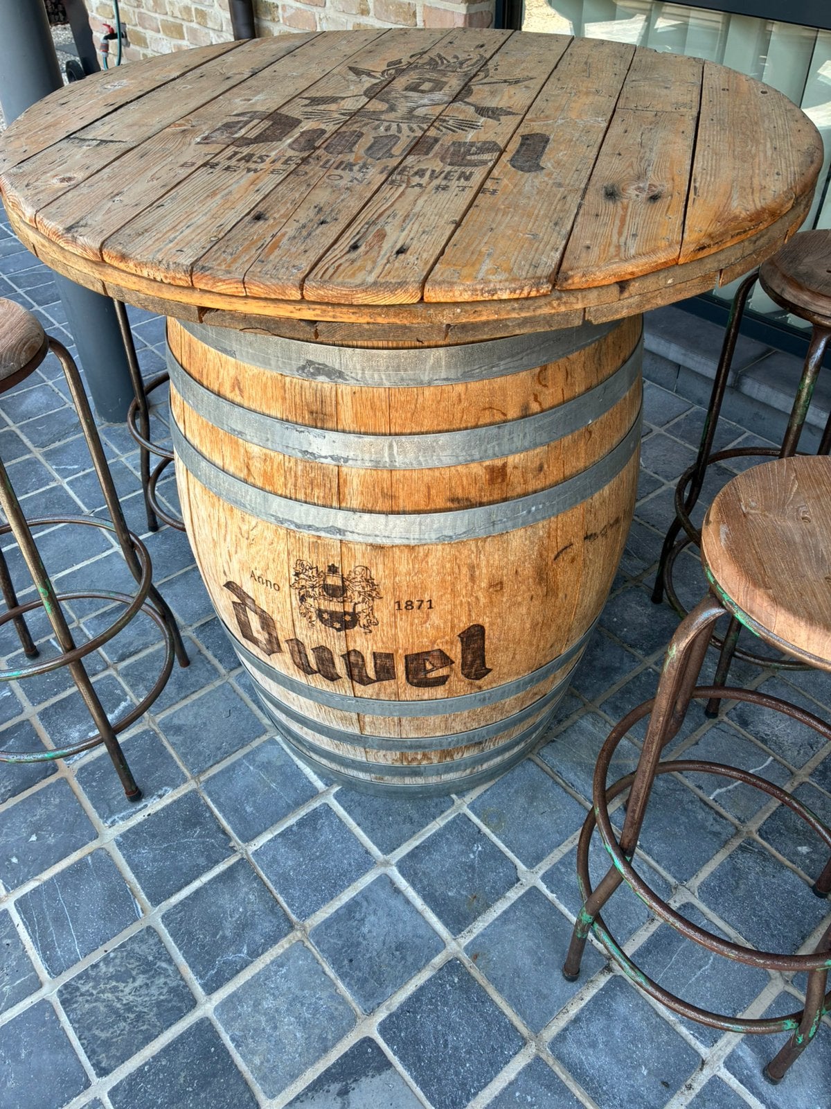 Duvel tafel met barkrukken, Ophalen, Zo goed als nieuw