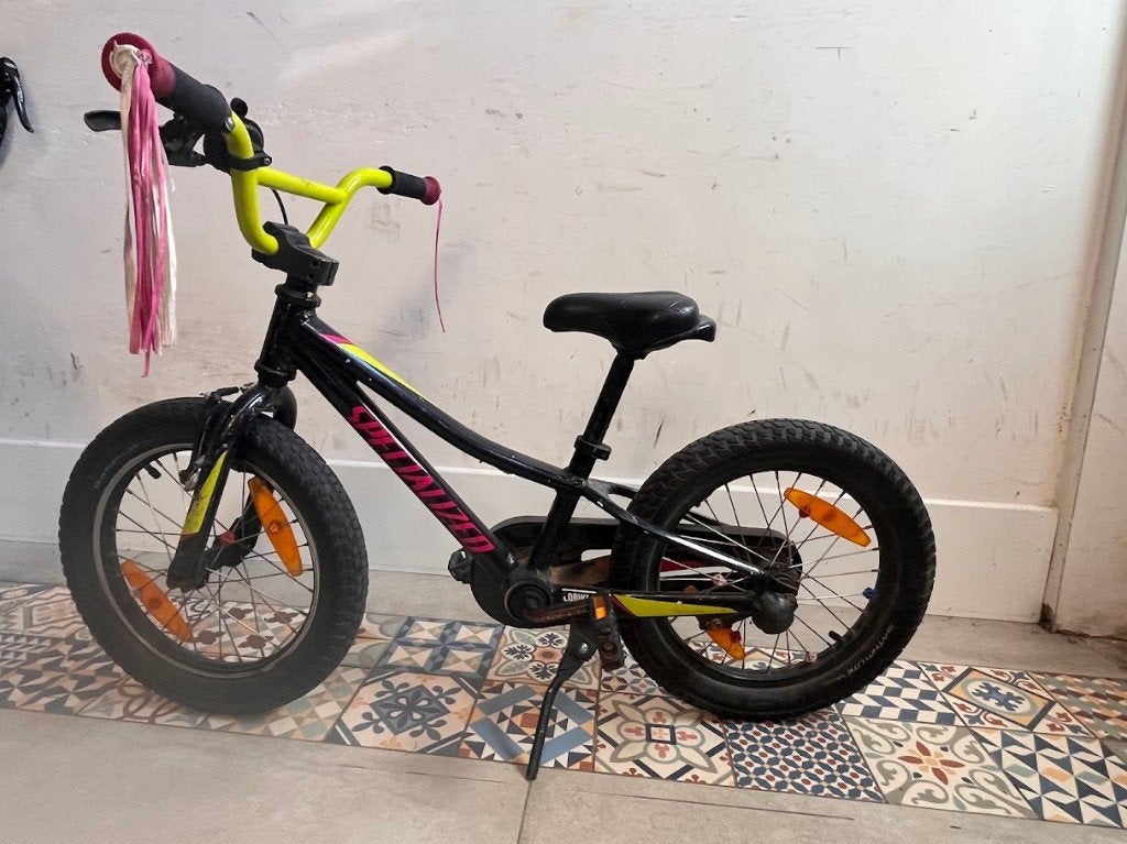 fietsje 16 inch specialized, Fietsen en Brommers, Fietsen | Kinderfietsjes, Terugtraprem, Ophalen, Specialized, 16 tot 20 inch