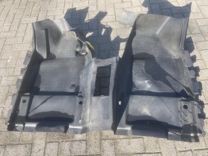 Vloerbedekking van een Volkswagen Caddy, Gebruikt, -, Volkswagen, -