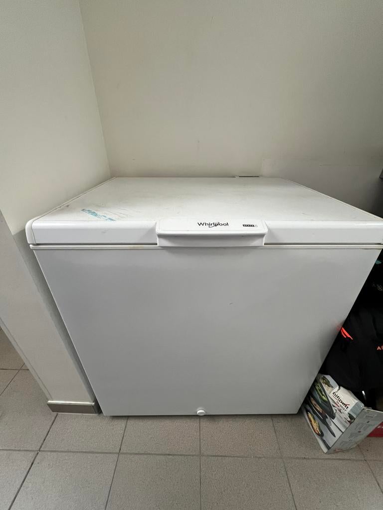 Witte Diepvries whirlpool te koop, Elektronische apparatuur, Vriezers en Diepvrieskisten, Ophalen, Vrieskist, Gebruikt, Minder dan 85 cm