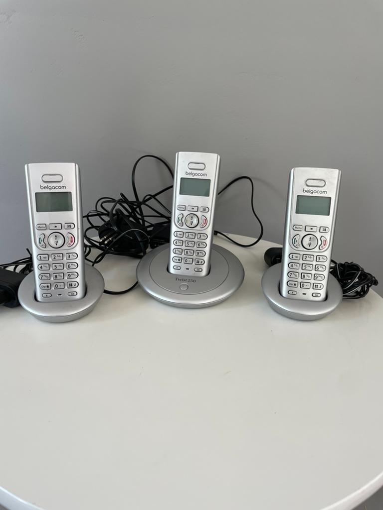 Trois telephones portables(Twist trio 250)), Télécoms, Téléphones fixes | Combinés & sans fil, Enlèvement ou Envoi, Utilisé
