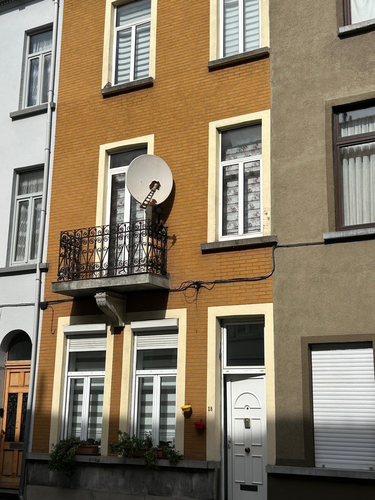 herenhuis Te Koop in gent, Immo, 83 m², Tot 200 m², 3 kamers, Tussenwoning