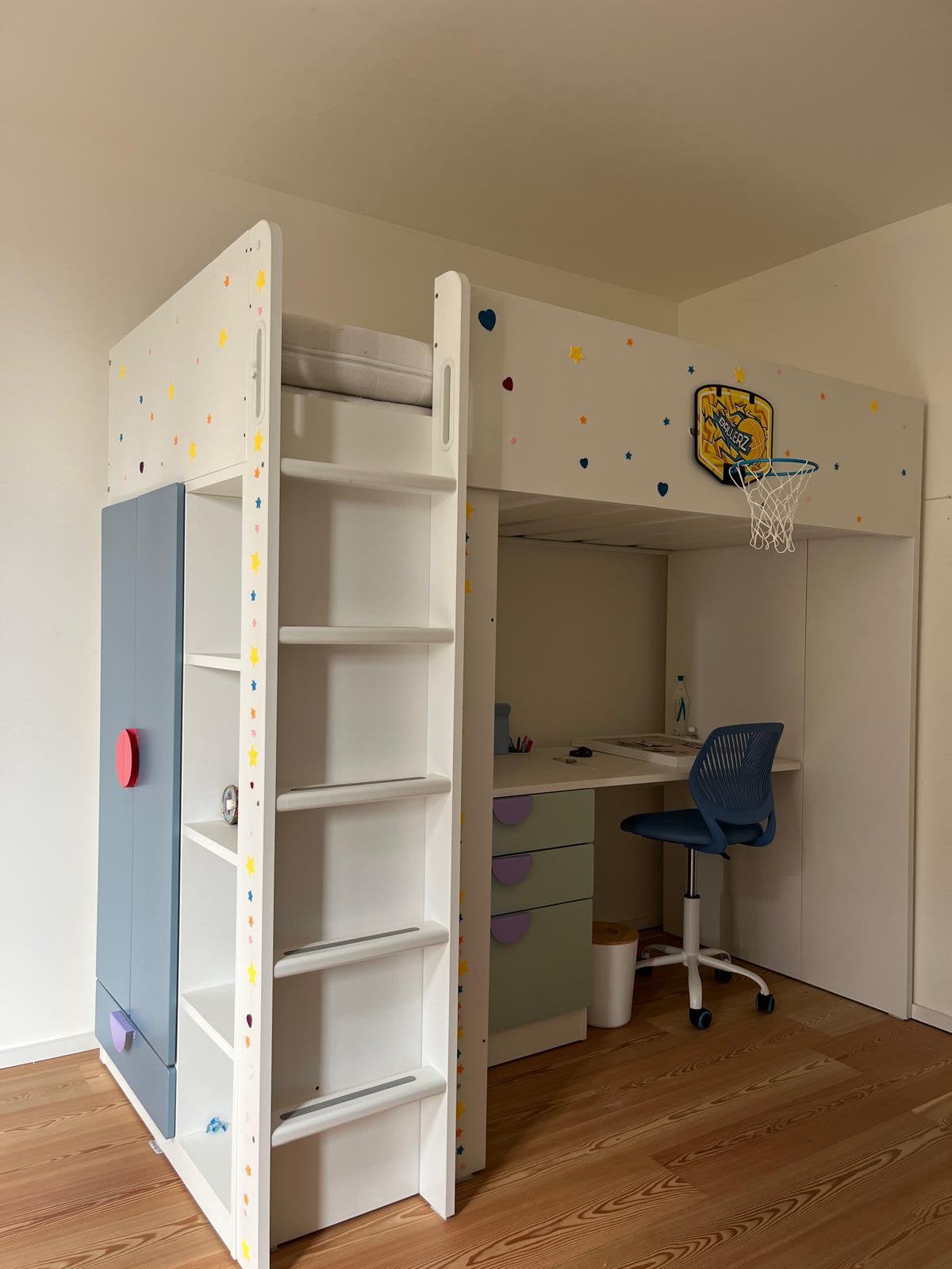 Smasdat hoogslaper (Ikea) met kledingkast en bureau, Ophalen, Zo goed als nieuw, Hoogslaper