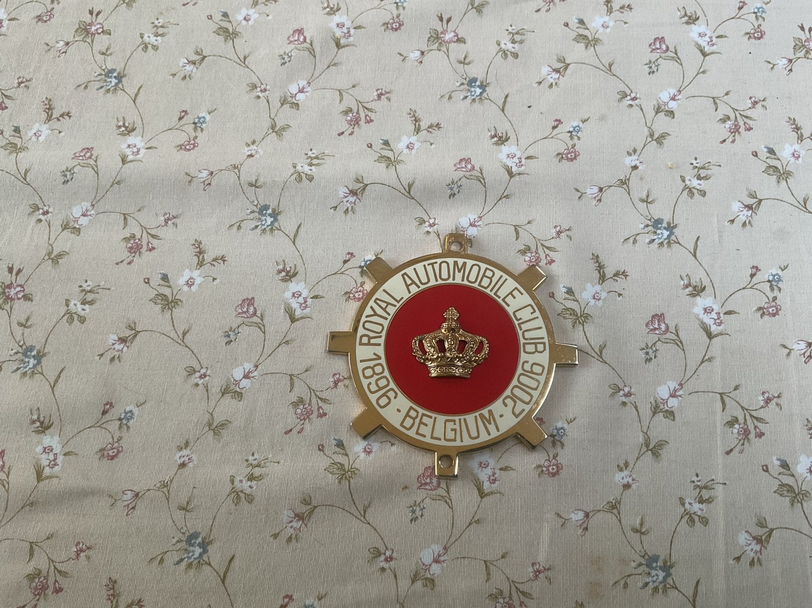 Badge voor op de oldtimer van royal automobiel club 2009, Verzamelen, Ophalen, Zo goed als nieuw