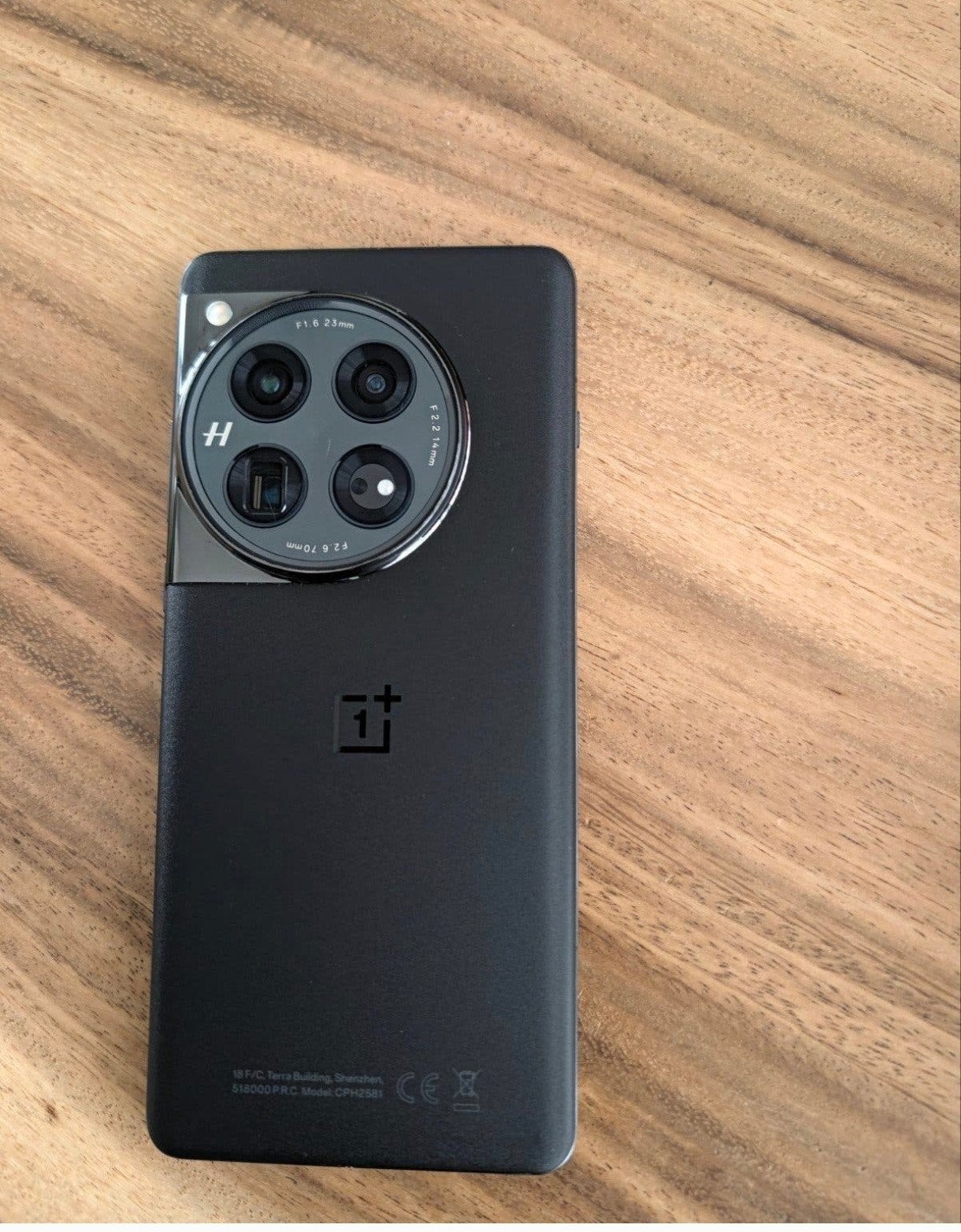 OnePlus 12, Télécoms, Enlèvement