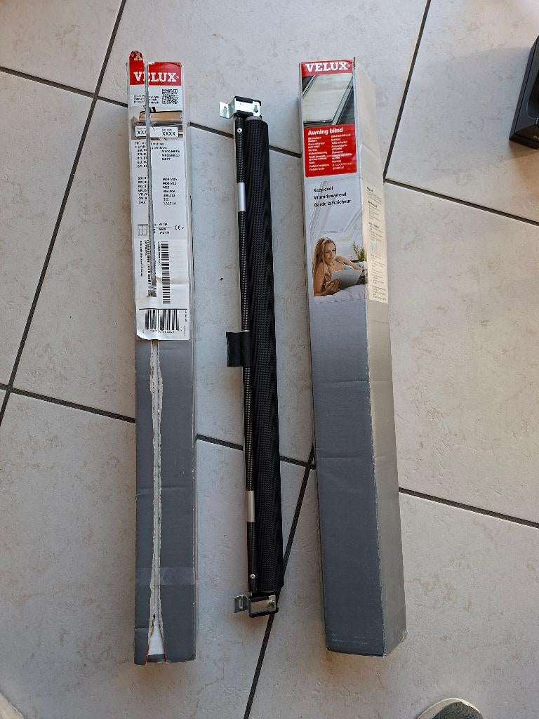 VELUX, 2 buitenste zonneschermen  VELUX type MHL 5060, Ophalen, Zo goed als nieuw