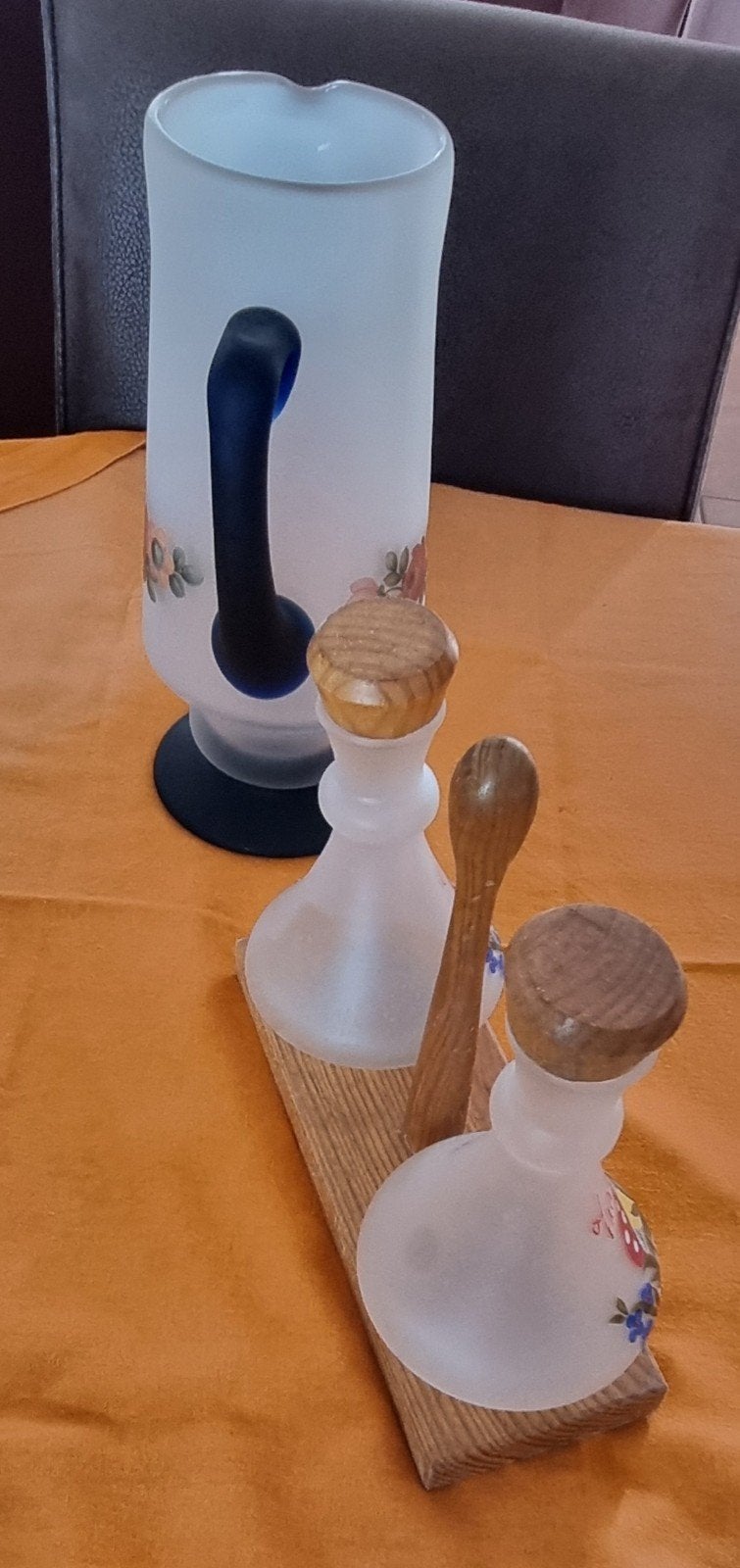 Set à huile et vinaigre et pichet, peints à la main, Maison & Meubles, Enlèvement, Pichet