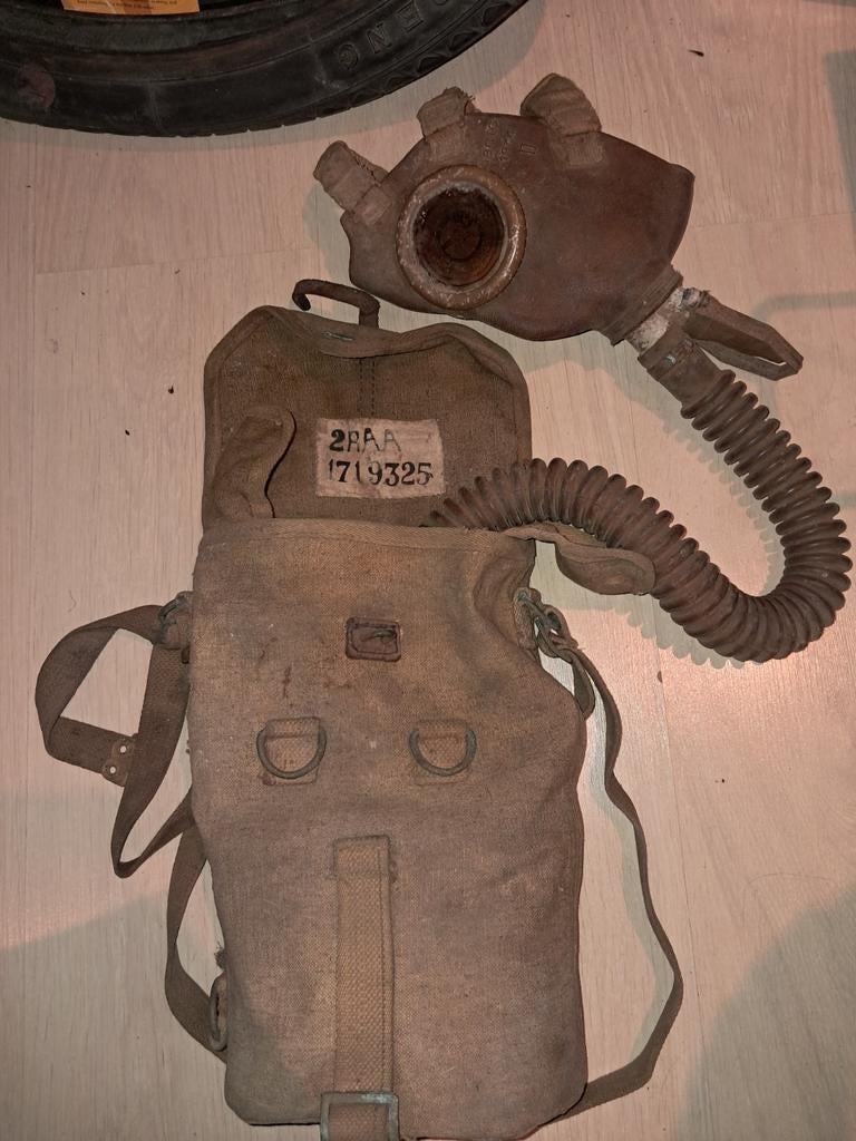 Masque a gaz abbl matriculè 2e regiment d'artillerie d'armée, Collections, Enlèvement ou Envoi
