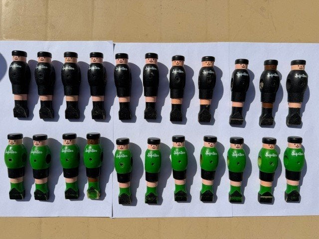 BABY-FOOT : 22 JOUEURS EN BOIS UTILISÉS, Enfants & Bébés, Jouets | Tables de football, Enlèvement ou Envoi, Utilisé