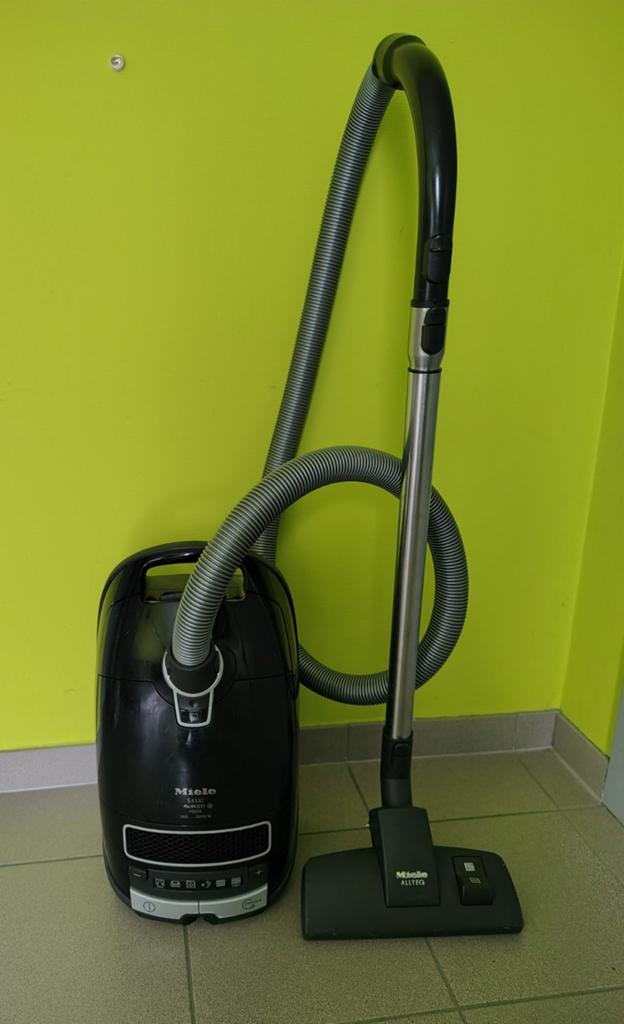 Miele stofzuiger, Elektronische apparatuur, Stofzuigers, Geschikt voor harde vloeren, Miele, 2000 watt of meer, Sledestofzuiger