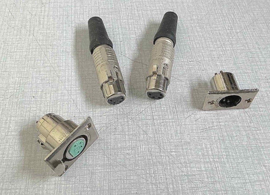Fiches XLR4, Enlèvement ou Envoi
