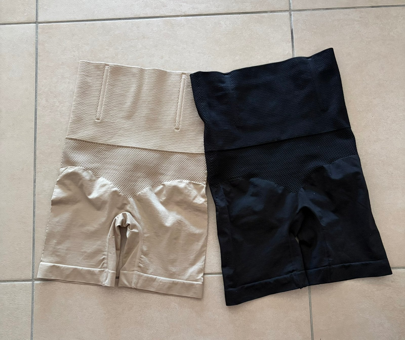 Lot de 2 gaines anti-cellulite taille 36 neuves Tata Elode, Vêtements | Femmes, Enlèvement ou Envoi, Comme neuf