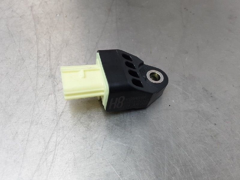 AIRBAG SENSOR Toyota Auris (E18) (|8983102140|), Gebruikt, Toyota