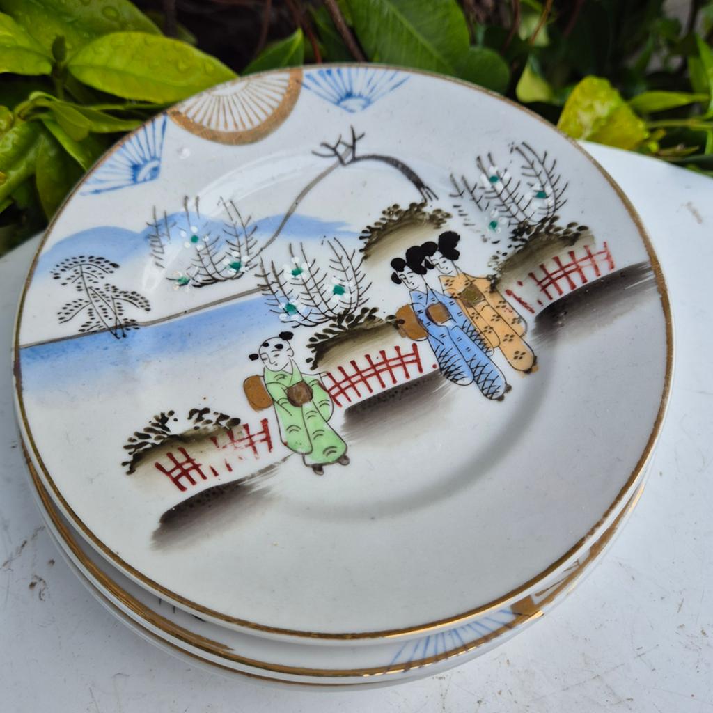 Japanse borden met geisha-meisjes (4 stuks)
Handgeschilderd, Antiek en Kunst, Verzenden