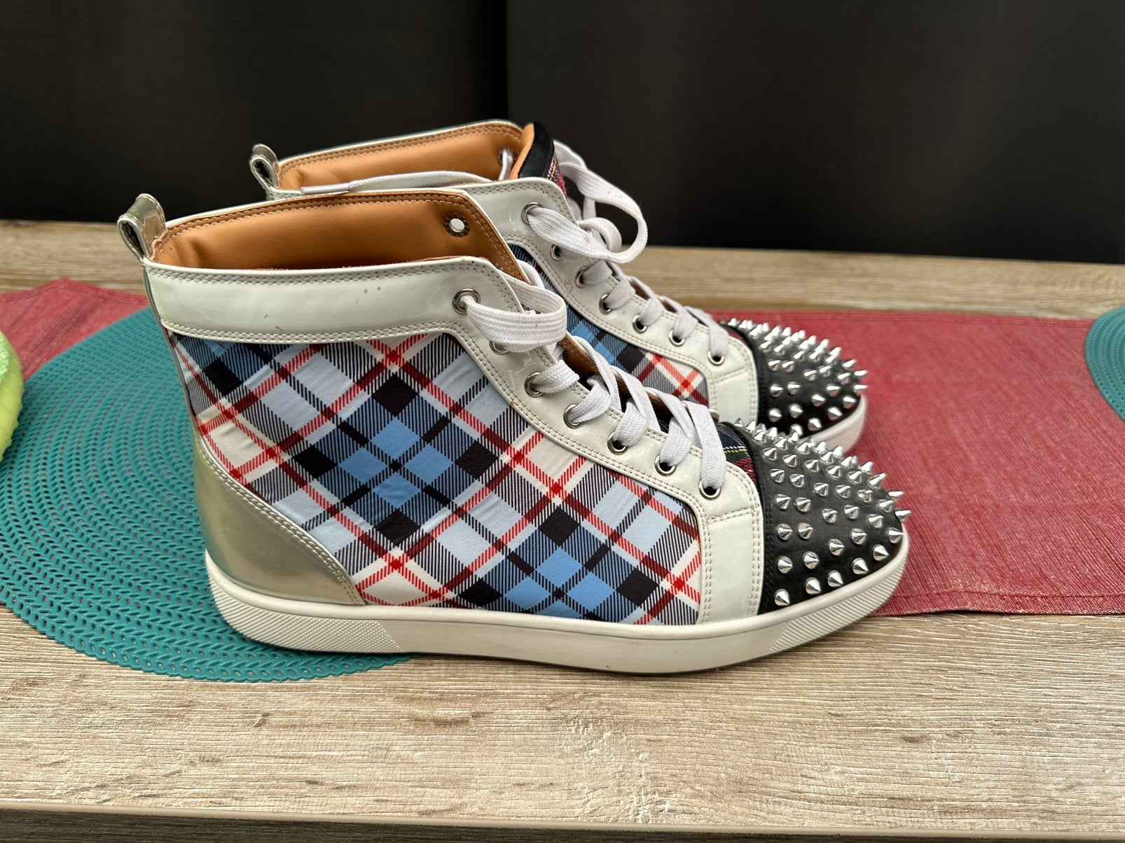 Louboutin, Enlèvement ou Envoi, Comme neuf