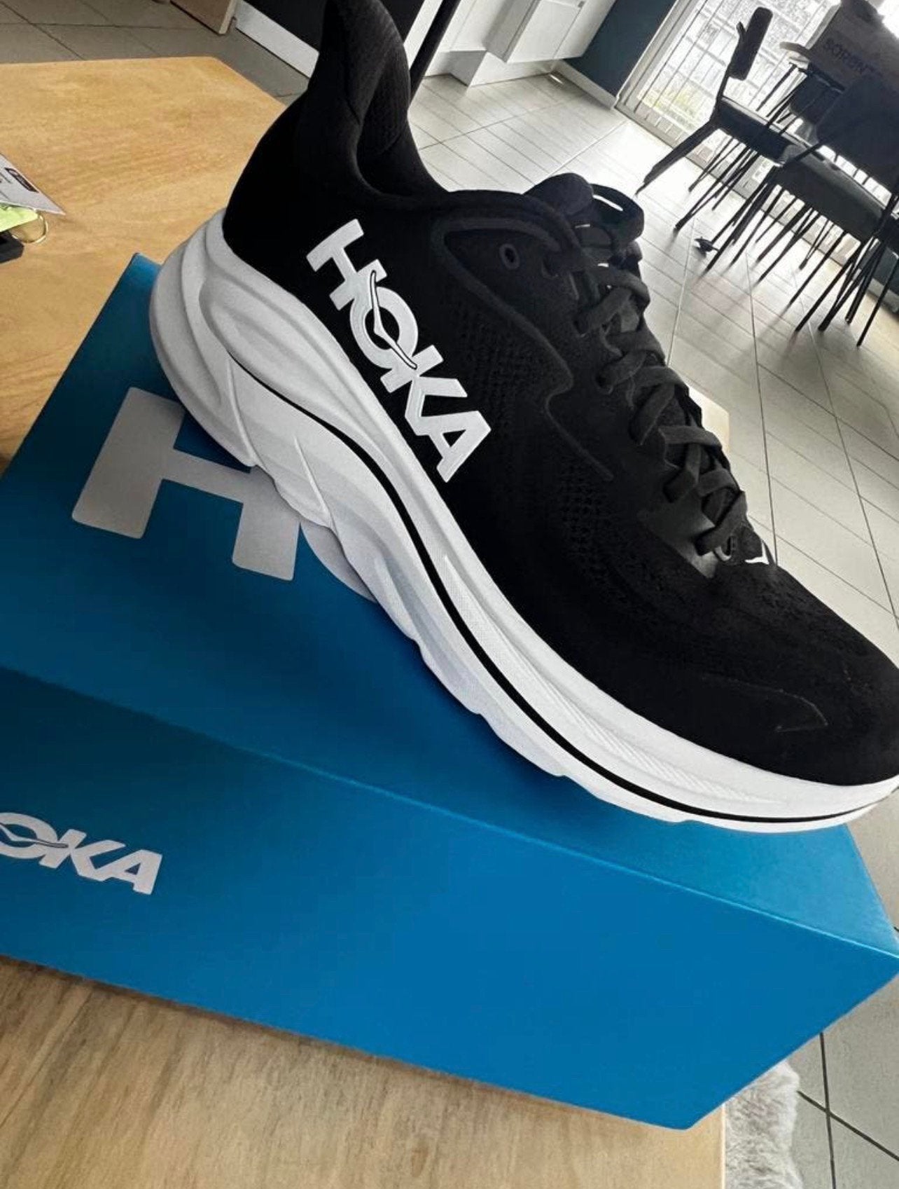 Hoka clifton 10 pointure 46 convient pour 45, Kleding | Heren, Ophalen of Verzenden, Nieuw