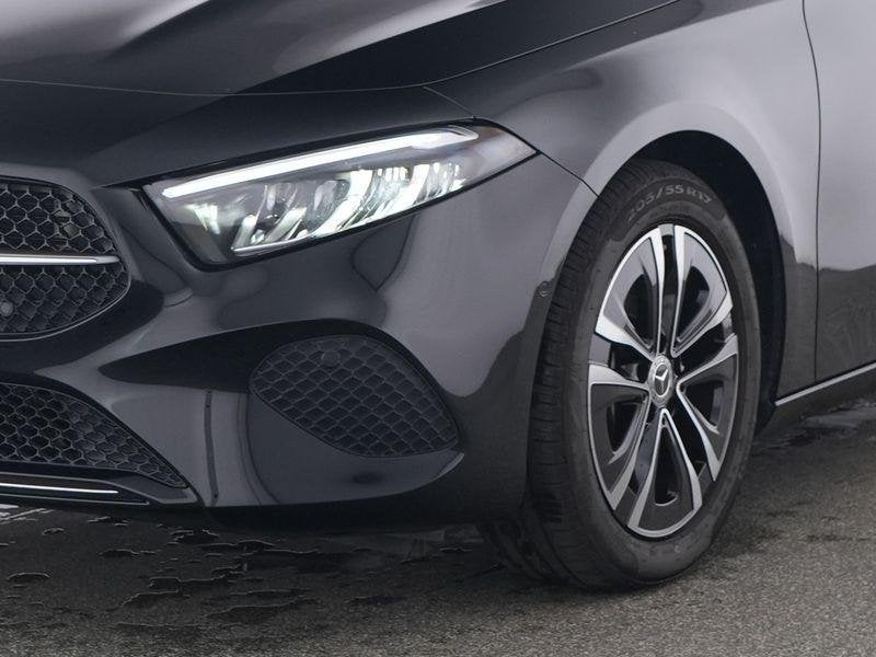 Mercedes-Benz A-Klasse 200 Hatchback Luxury Line | Panoramis, 4 deurs, Stof, Gebruikt, 4 cilinders
