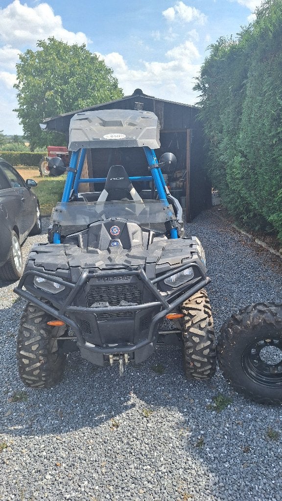 Buggy Polaris Ace 570, Motos