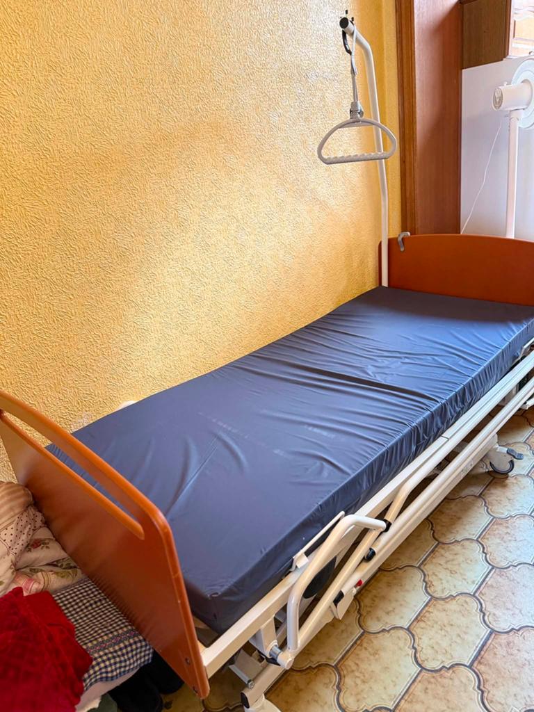 Lit médical, Maison & Meubles, Chambre à coucher | Lits, Enlèvement, Comme neuf
