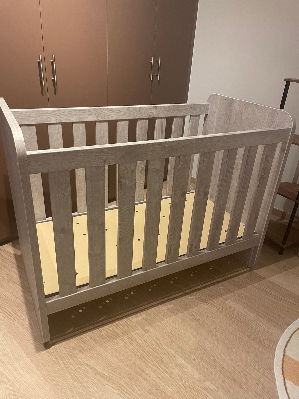 Babybed/ meegroeibed, Enfants & Bébés, Chambre d'enfant | Lits, Comme neuf, Matelas, Enlèvement