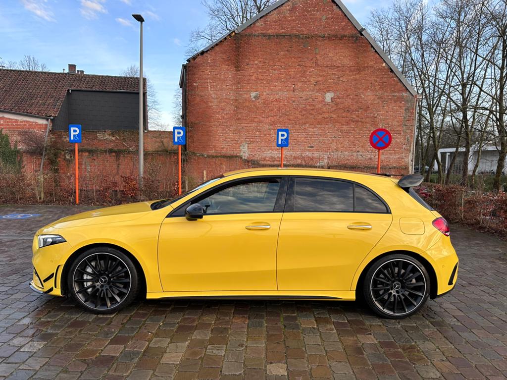 Mercedes-Benz A 35 AMG AMG | BURMESTER | CAMERA | NAPPA, Auto's, Automaat, Geel, Bedrijf, A-Klasse