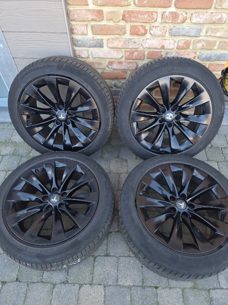 Jantes tesla model x 20 pouces avec pneus hiver., Autos : Pièces & Accessoires, Pneus & Jantes, Enlèvement, 20 pouces, Pneus hiver