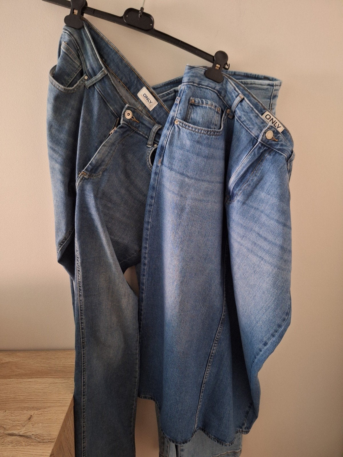 Koopje!! 2 broeken 2 rokken gratis nieuw tshirt large, Ophalen of Verzenden