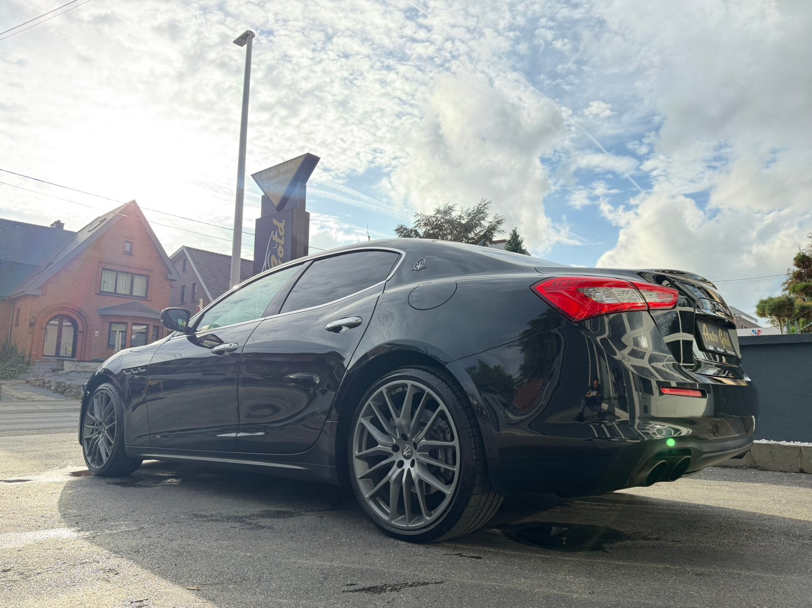 MASERATI GHIBLI SPORT LUXURY JANTES 21 MAGNIFIQUE !, Auto's, Automaat, 4 cilinders, Leder, Bedrijf