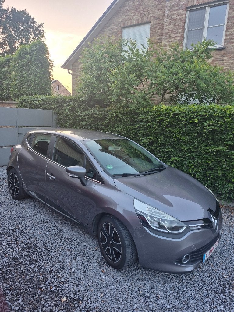 Renault Clio, 1.5 diesel, 139.450 km, Autos, Argent ou Gris, Achat, 580 kg, Entretenue par le concessionnaire